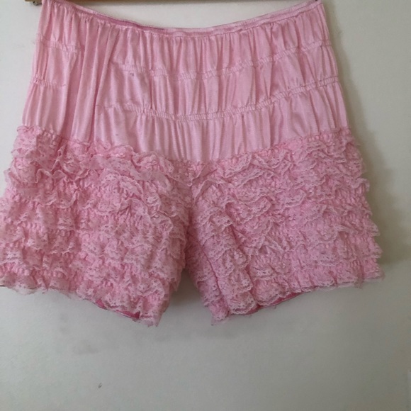 Bloomers - Picture 2 of 3